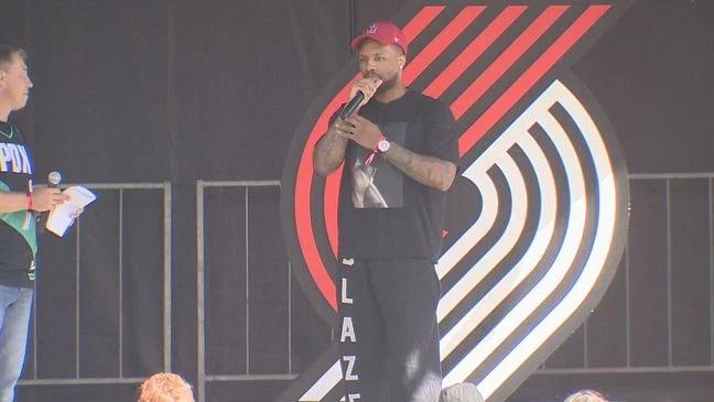 波特蘭開拓者為利拉德舉辦回歸特別慶典，楊瀚森出席