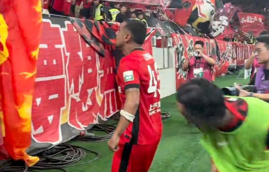 上觀：梅倫多拿球和輸送讓海港進(jìn)攻更合理，解放了萊昂納多